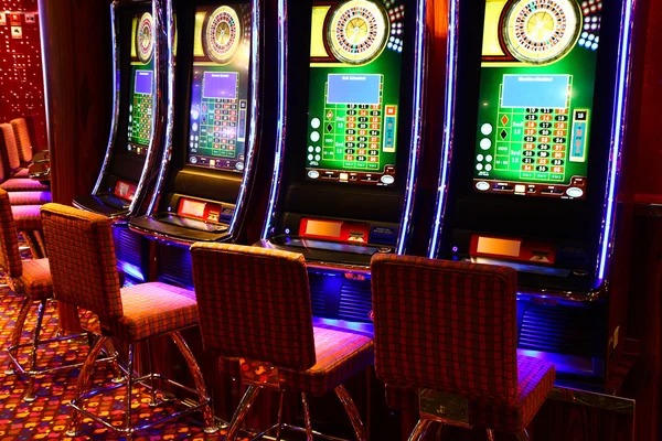 sakura76 football betting and live-dealer table screens